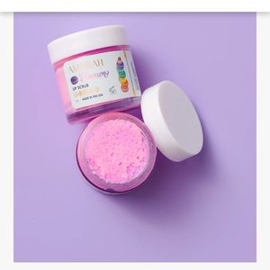 Aminnah macaron lip scrub